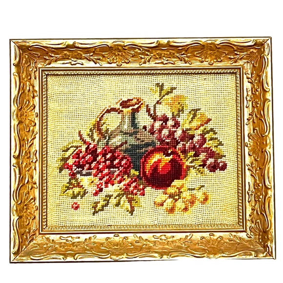 Pair of vintage cross stitched fruit needlework in 11.5 x 13 gold wooden frames - Picture 3 of 7